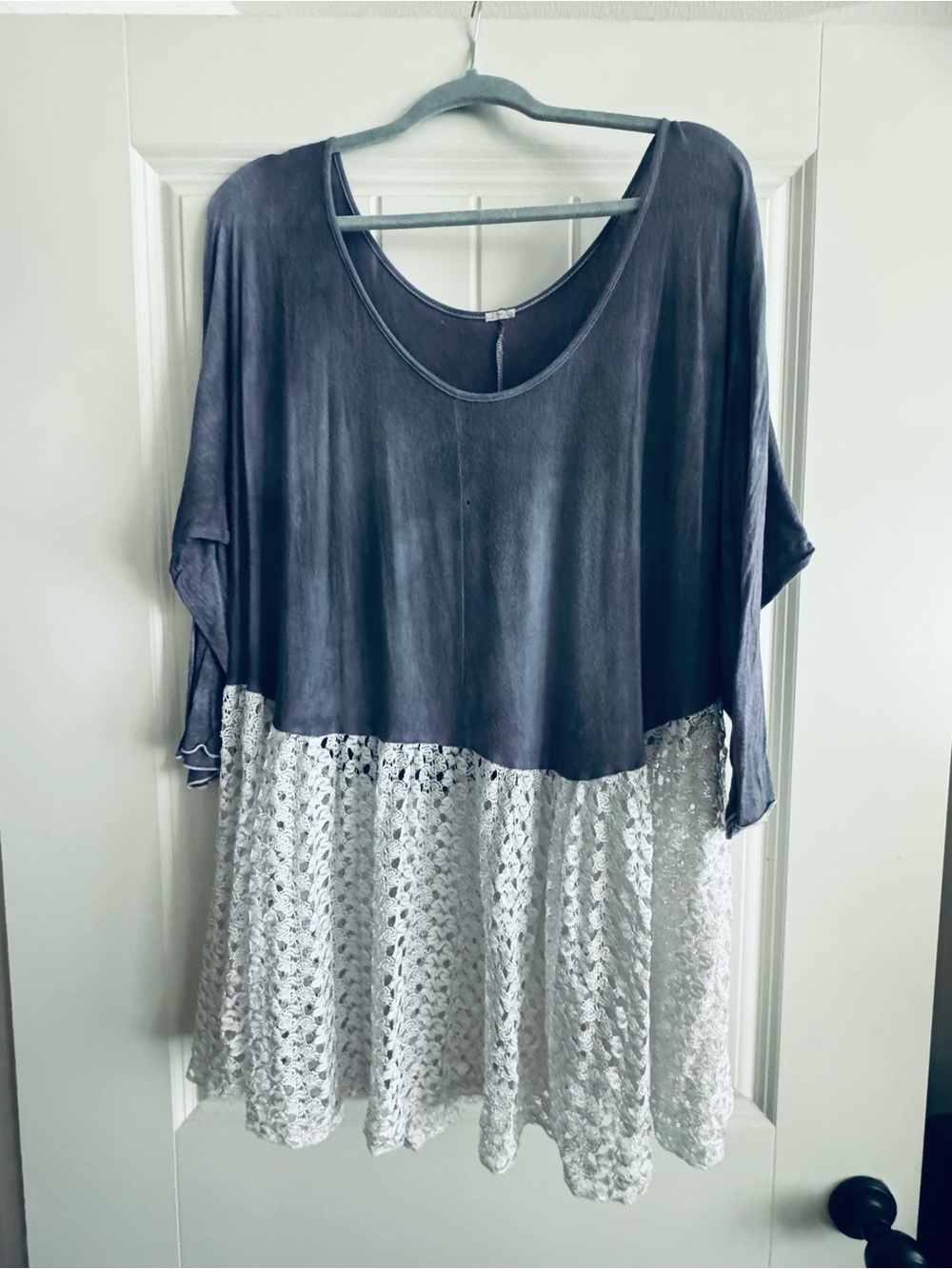 Women's Two-Tone Crochet Hem Tunic Top - Slate Blue and White
